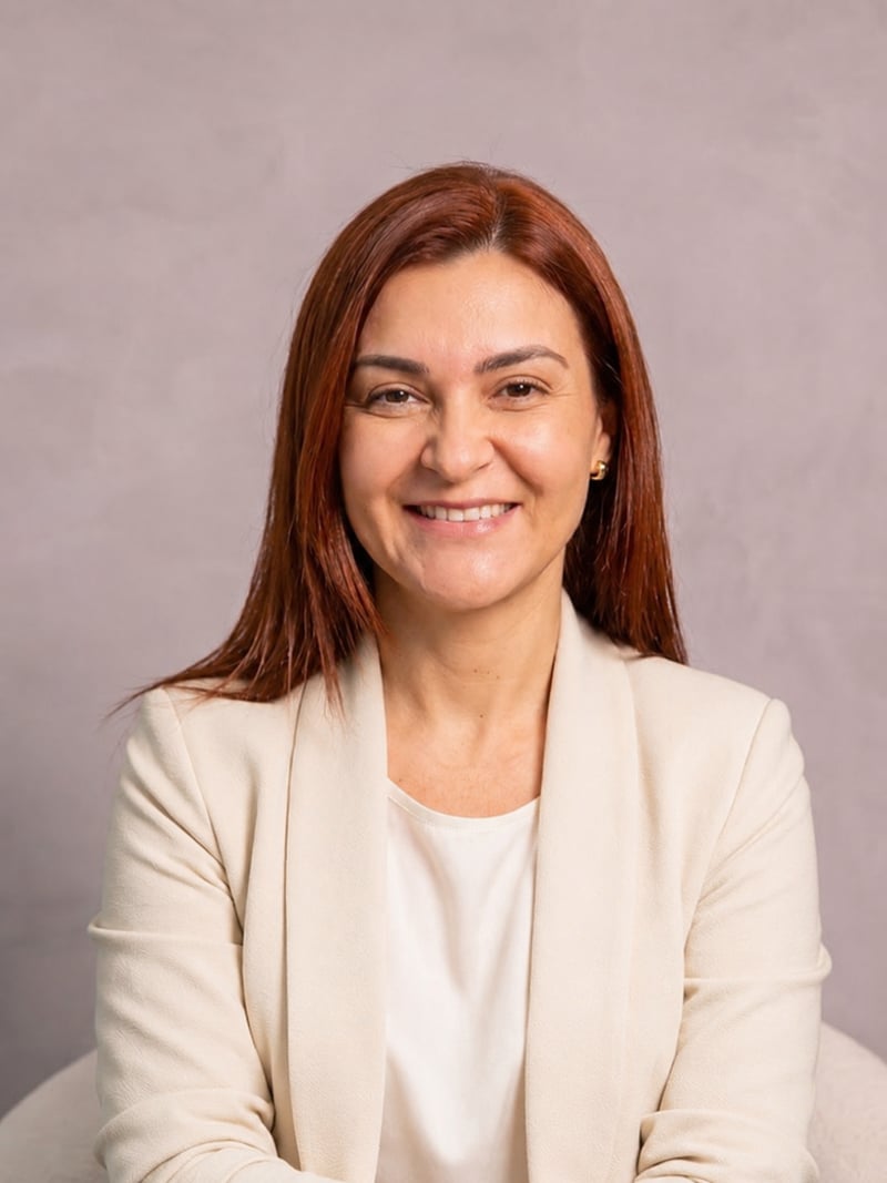 Keila Oliveira, instrutora de Pilates, Yoga e terapias integrativas da equipe MaternaForte.